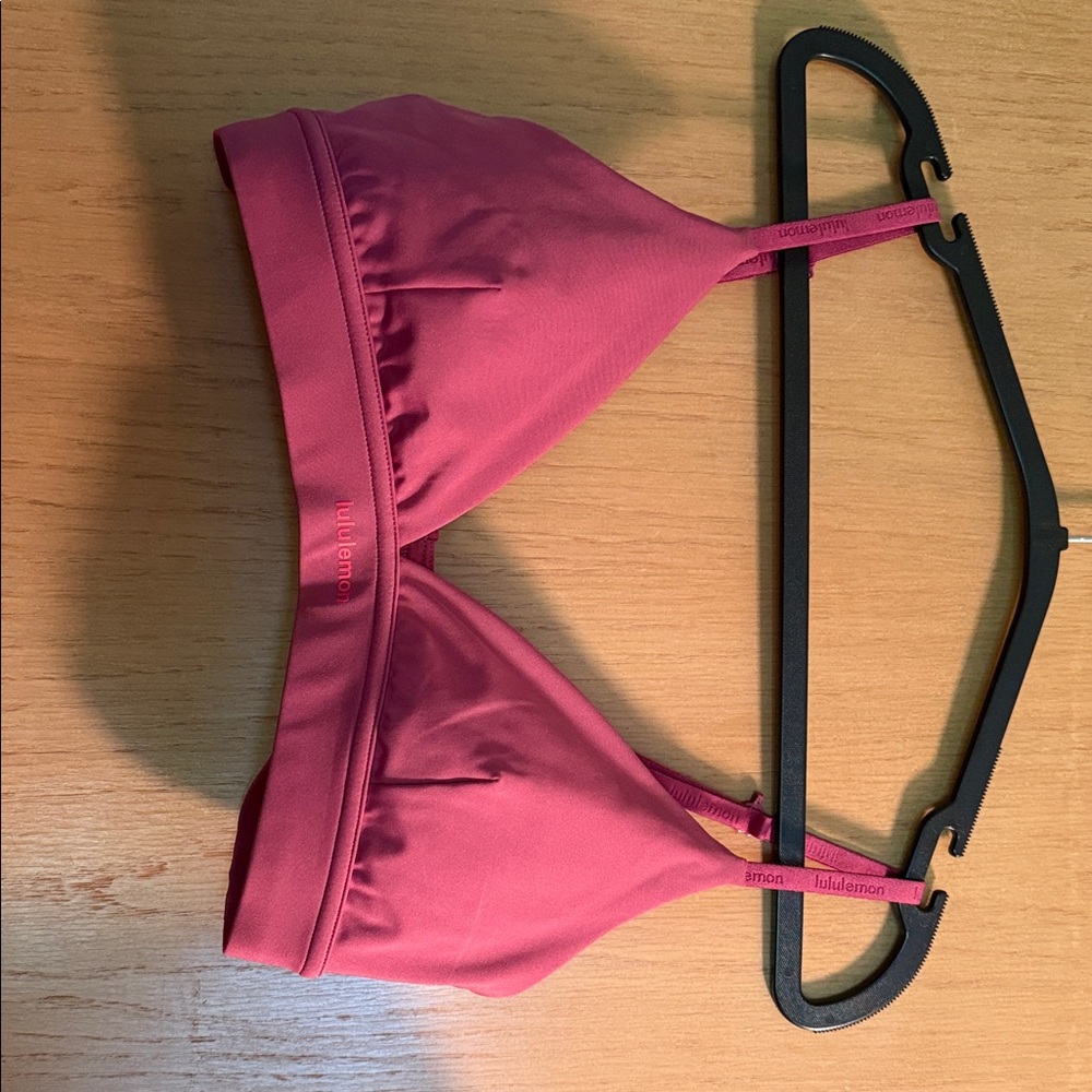 lululemon athletica NWOT Rose Pink Triangle Sports Bra